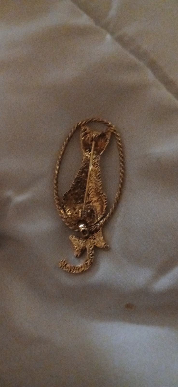 Vintage 1928 Jewelry Classy Gold-Tone & Rhinestone Backwards Cat Pin/Brooch