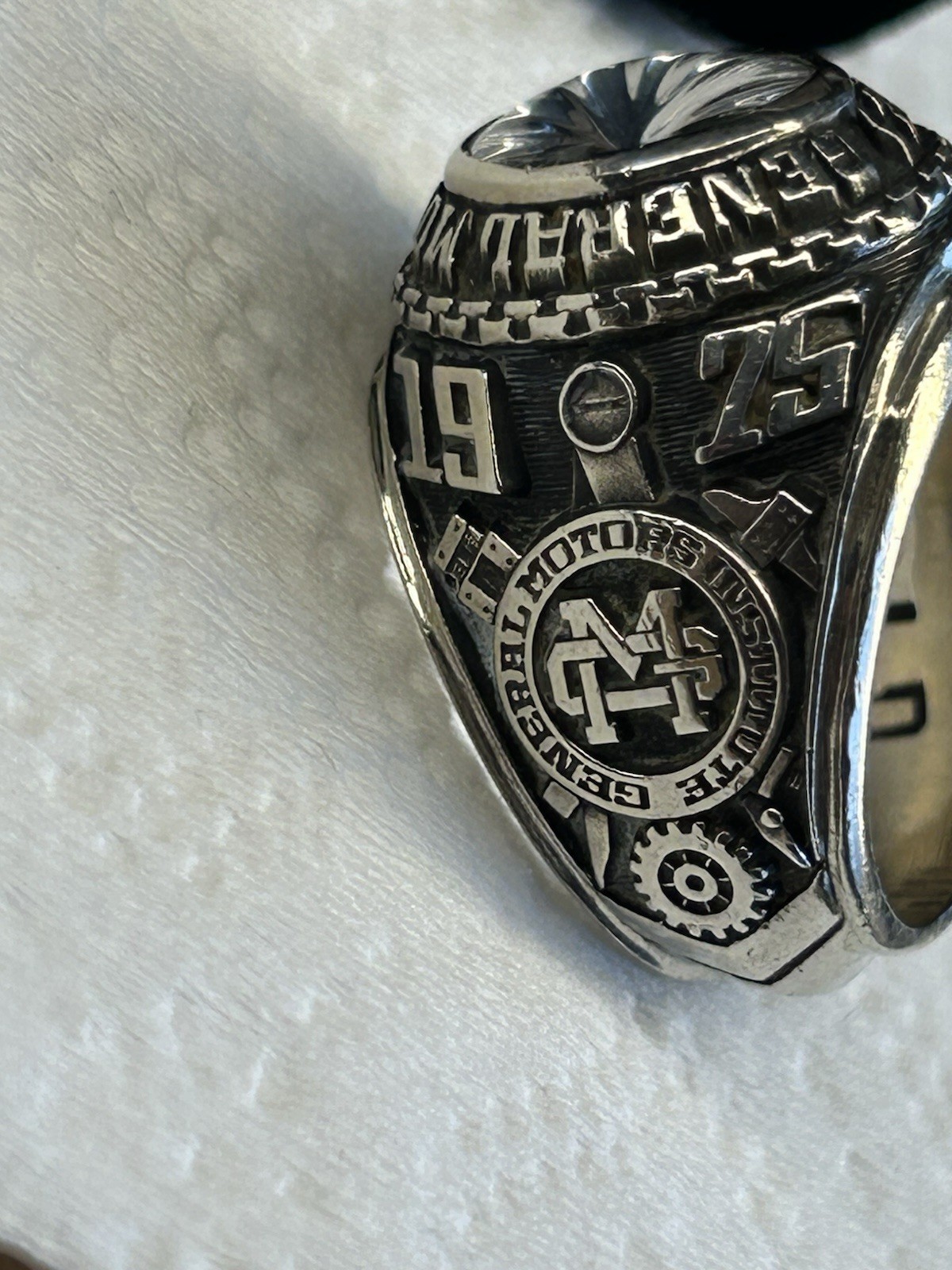 10k White Gold 1975 General Motors Institute Class Ring 22.4 Grams Size 9.5