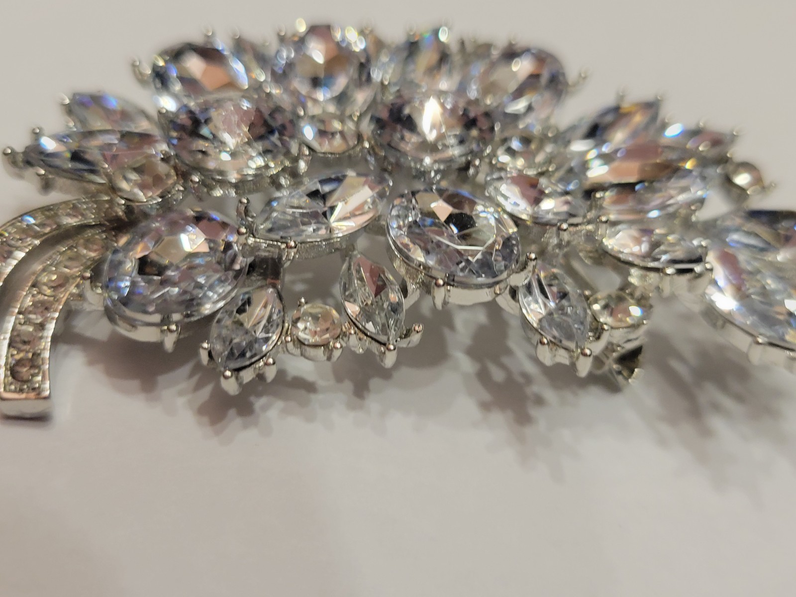 Big Beautiful Clear Floral Flower Bouquet Leaf All Occasions Brooch Pin CA P85-1