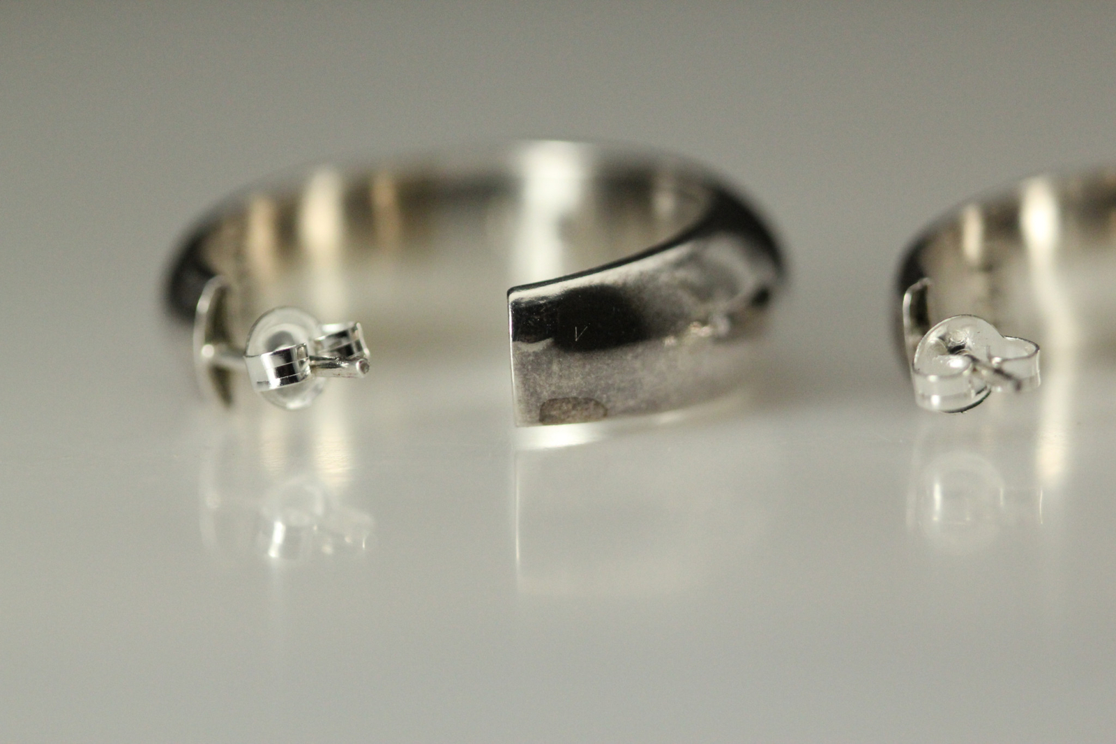 Hollow “C” Shaped Hoop Post 925 Sterling Silver Earrings 10.3 grams (EAR5708)