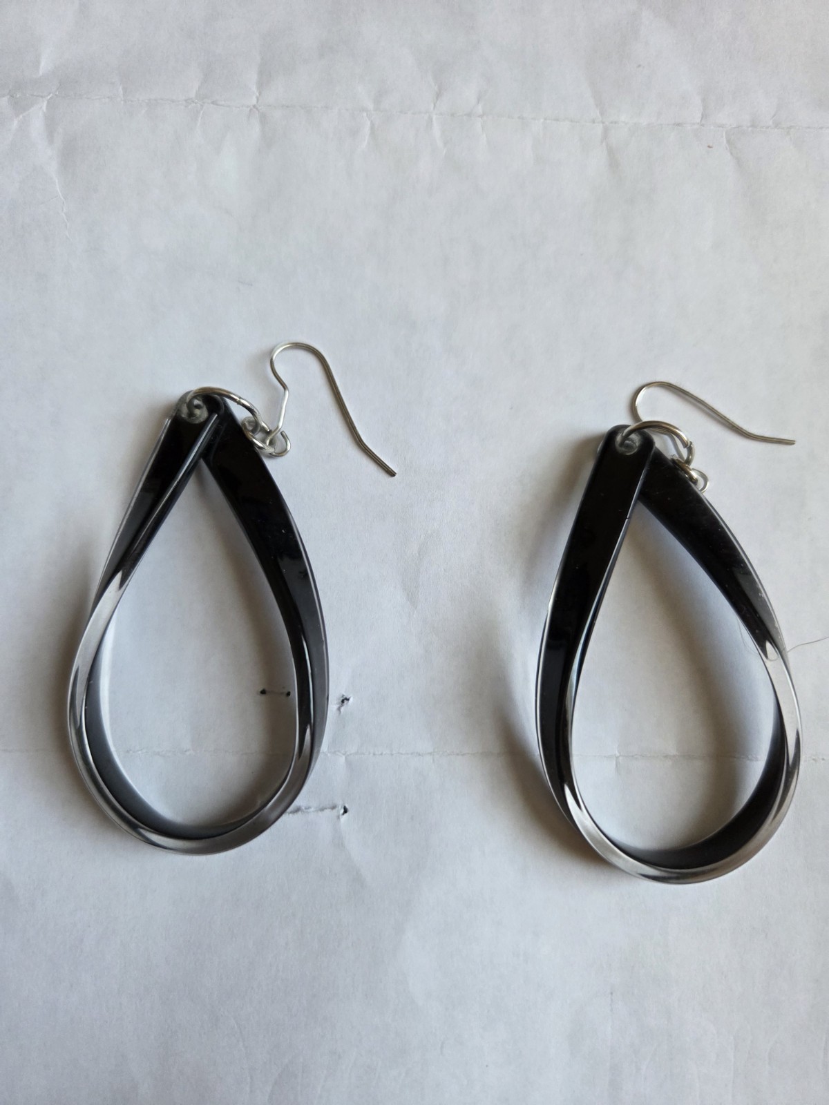 Large Resin Dark Gray Oval Earrings Pierced Ears Lia Sophia? Very Good Condition
