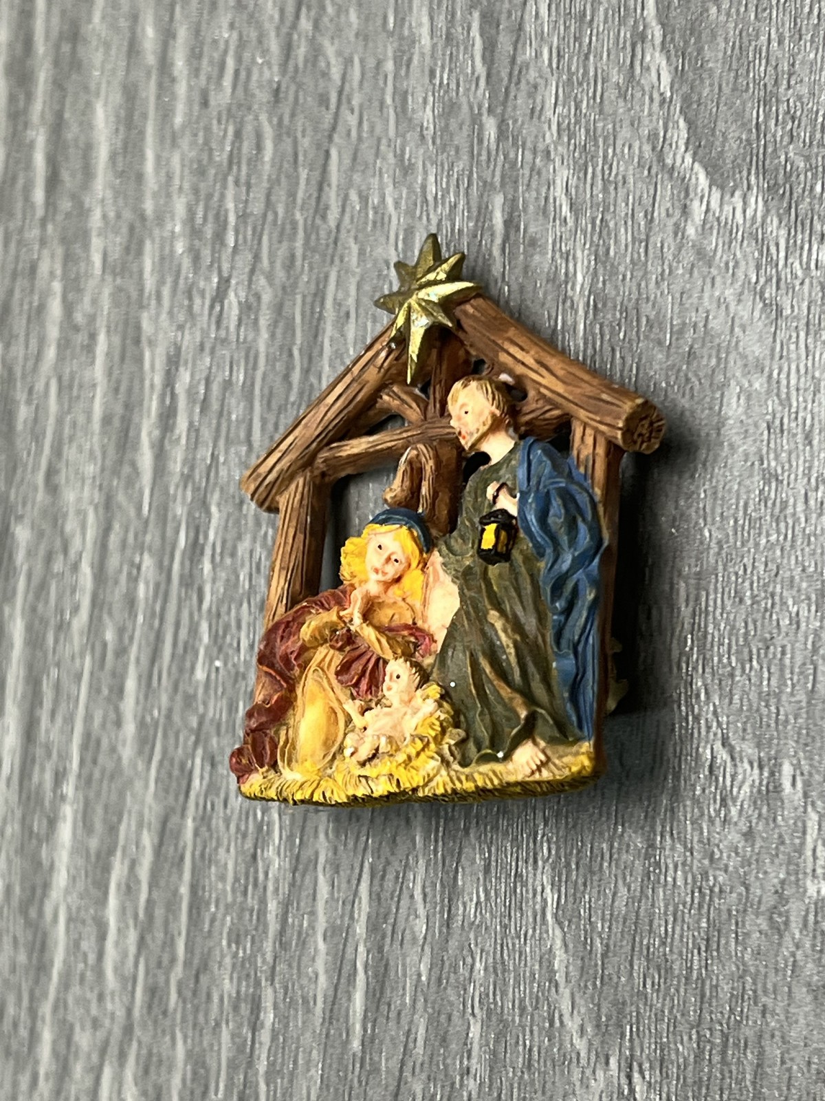 Vintage 2001 Roman Inc Nativity Holy Family Pin Brooch Christmas Religious Gold
