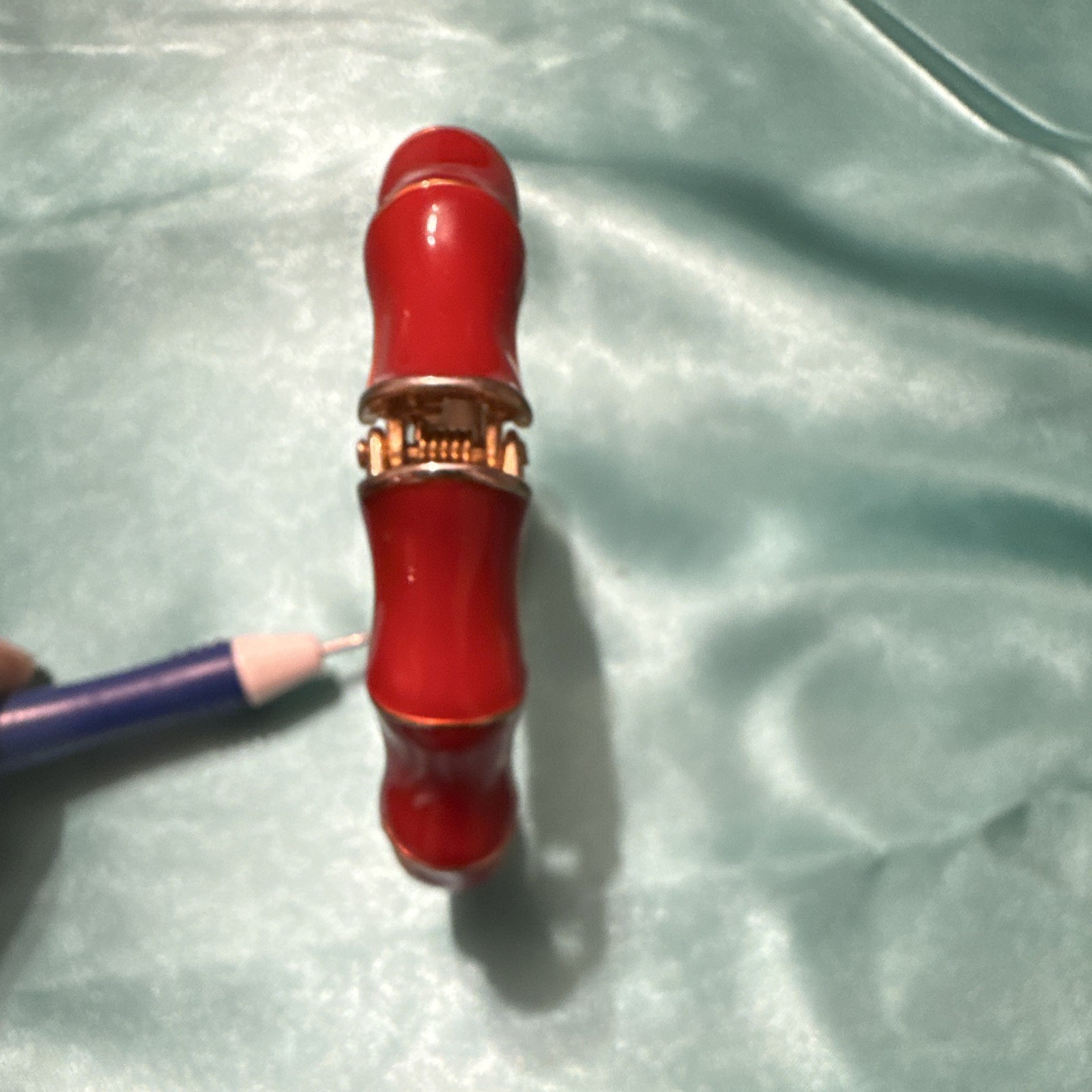 Red Enamel & Gold Tone Metal Hinged Round Bangle Bracelet, No Stone