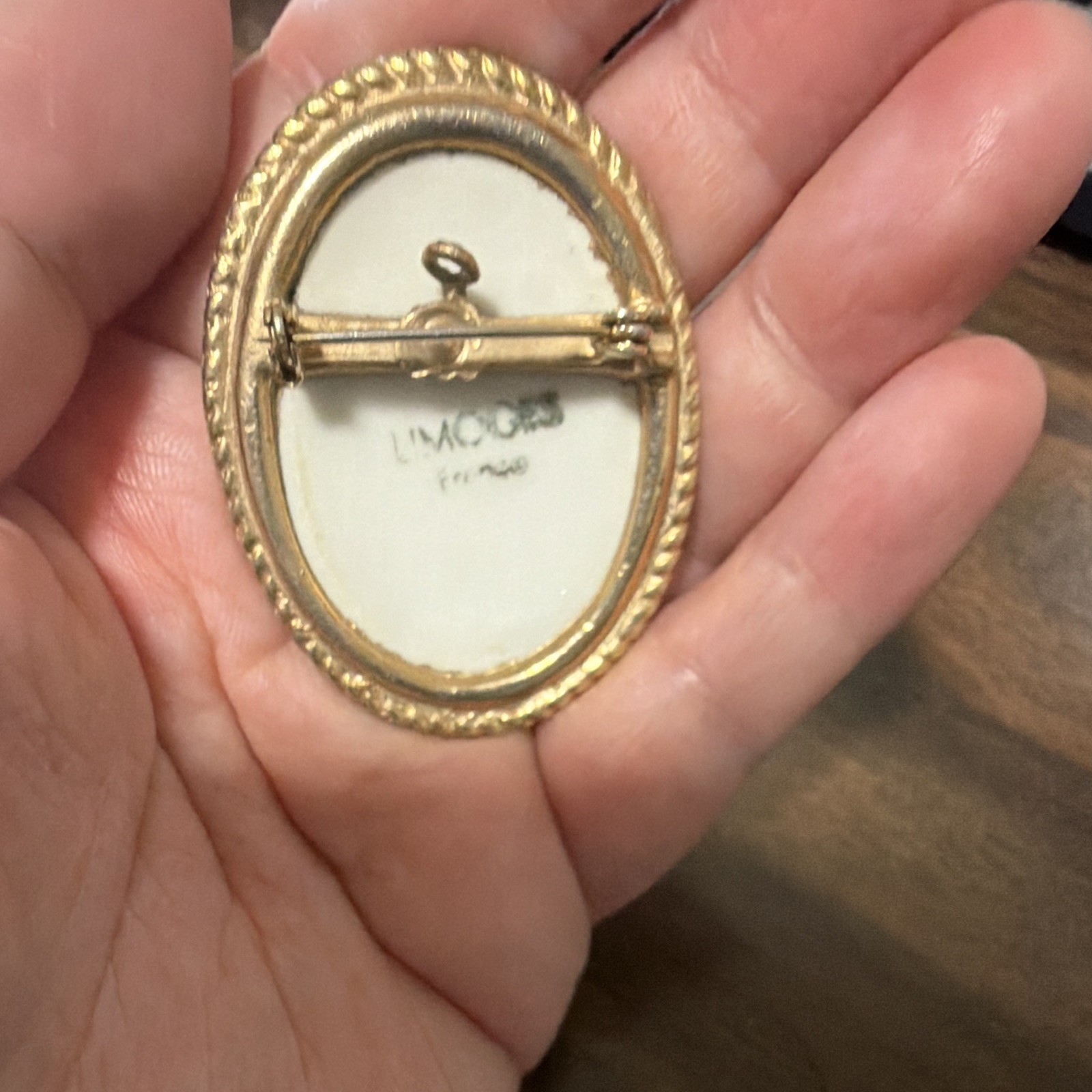 Limoges Hand-Painted Signed Oval Porcelain & Metal Gold-Tone Brooch Pin