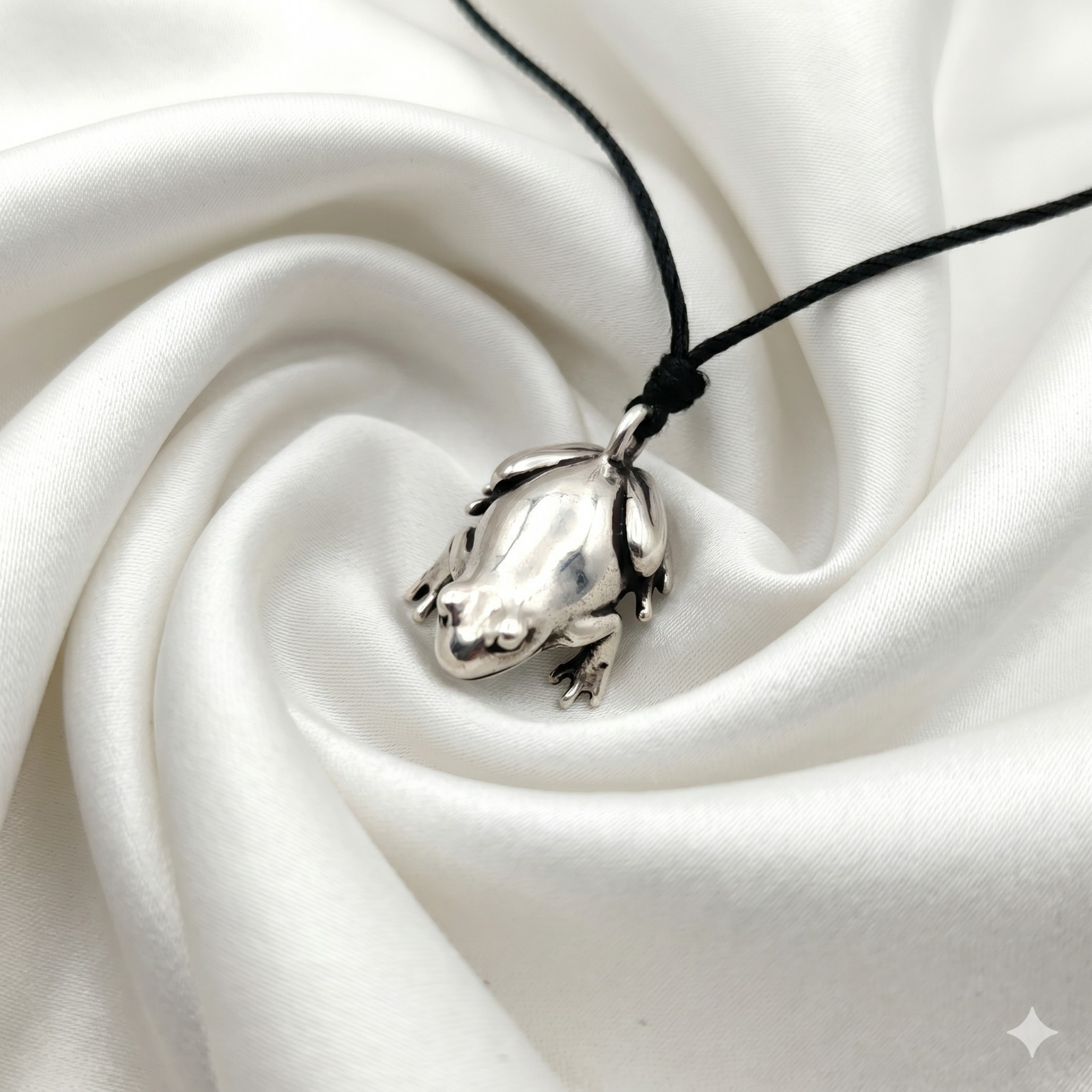 Cute Frog 92.5 Sterling Silver Pewter Brass Charm Necklace Pendant Jewelry