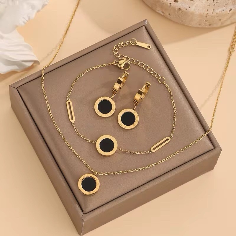 Women’s 18k Gold Plated Brand New Black Jewelry Set Necklace Earrings Bracelet