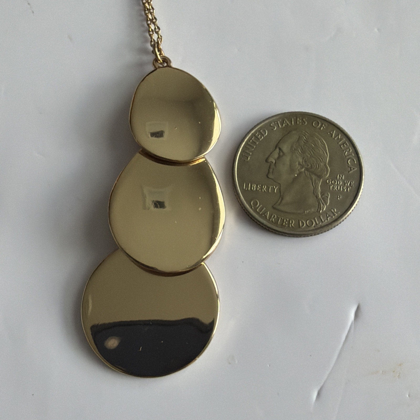 Loft pendant necklace, gold tone, 3 gold tone drop circles/ Very Good Condition