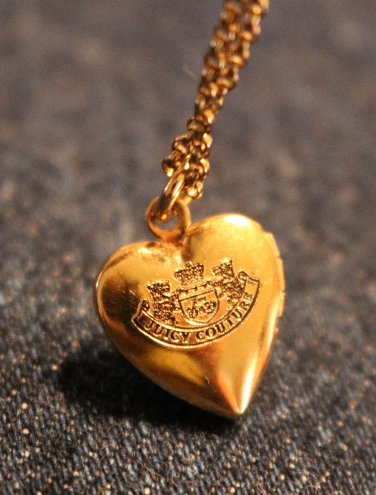 Vintage Juicy Couture Gold Tone Crystal Bow Heart Locket Necklace Y2K 2000’s