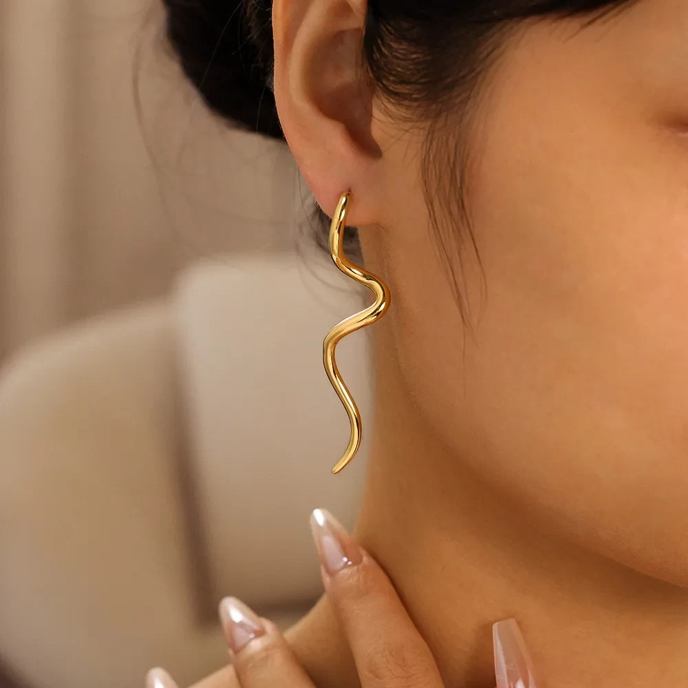 Ladies Retro Snake Stud Earrings Gold or Silver Costume Jewellery