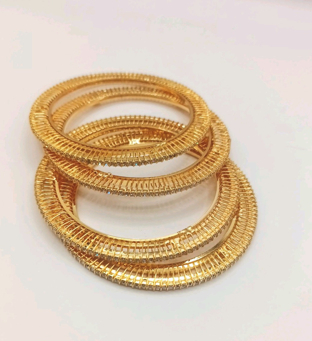 Gold Colour Crystal Rhinestone Bracelet Wedding Bridal Jewellery. size 2.6