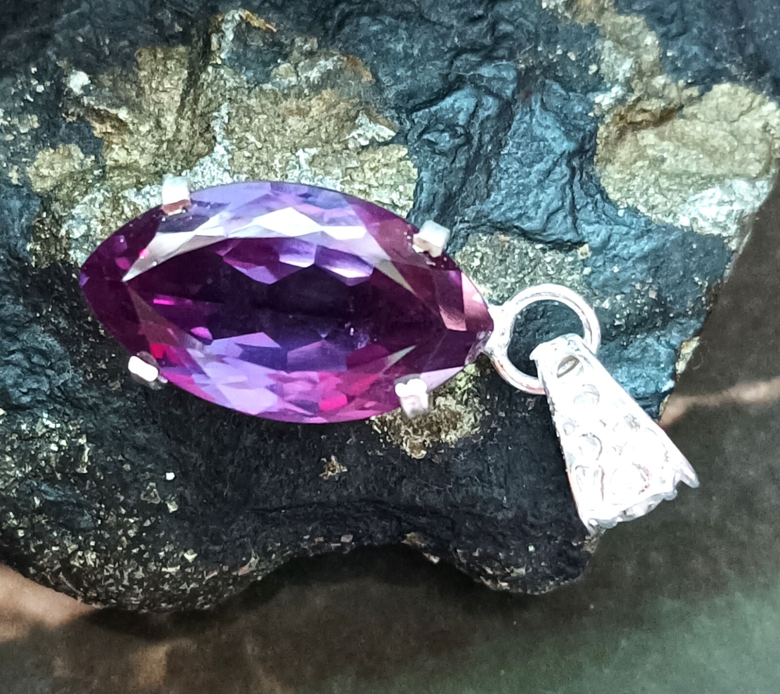 Natural Alexandrite Pendant Bi-Color Gemston,925 Sterling Silver Pendant 38.40Ct