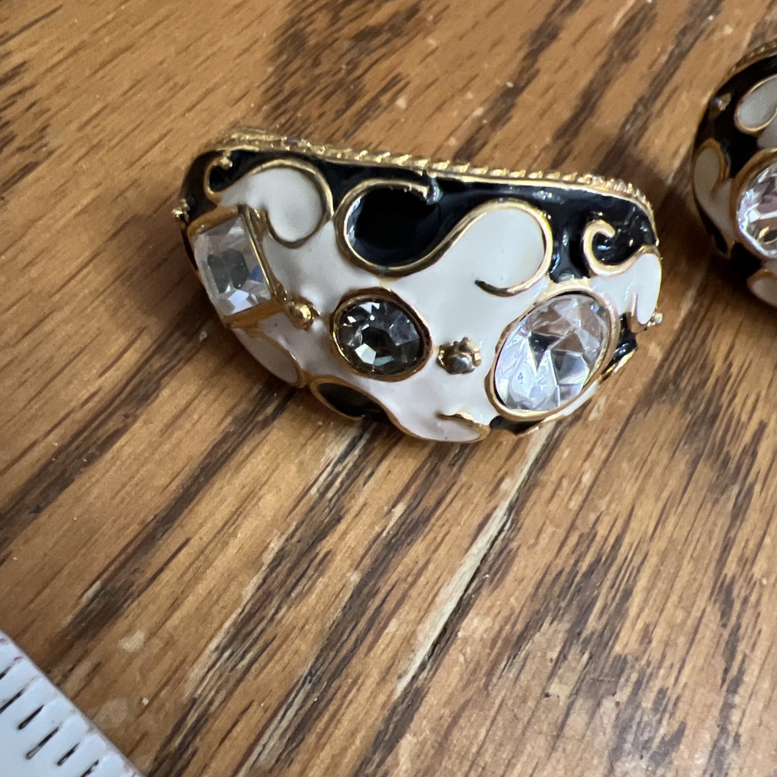 Earrings Large Black And White Enamal With Clear And Grey St No Mark E514