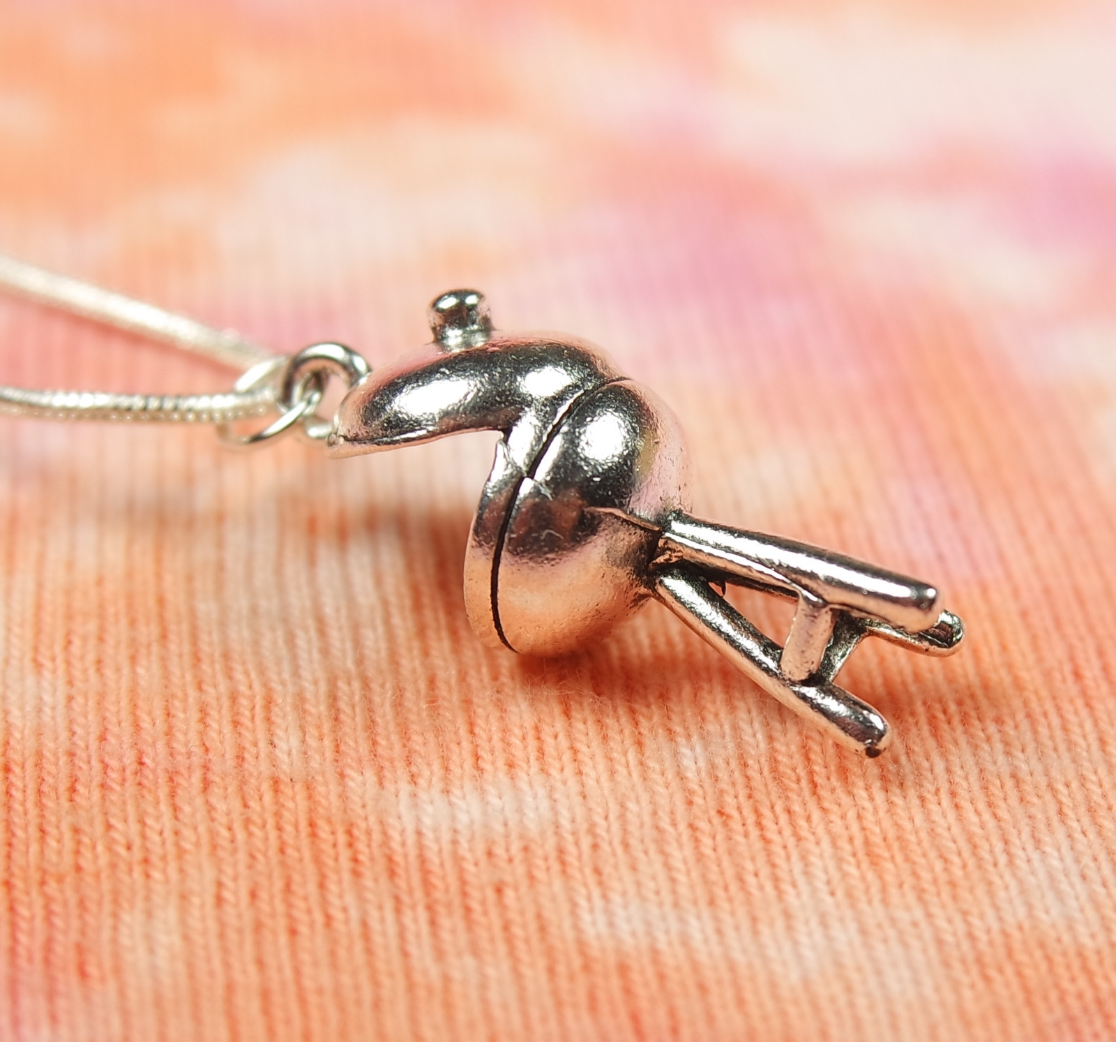 BBQ Kettle Grill Necklace, 3D Barbecue Charm Pendant Outdoor Cook Bar-B-Q Weber