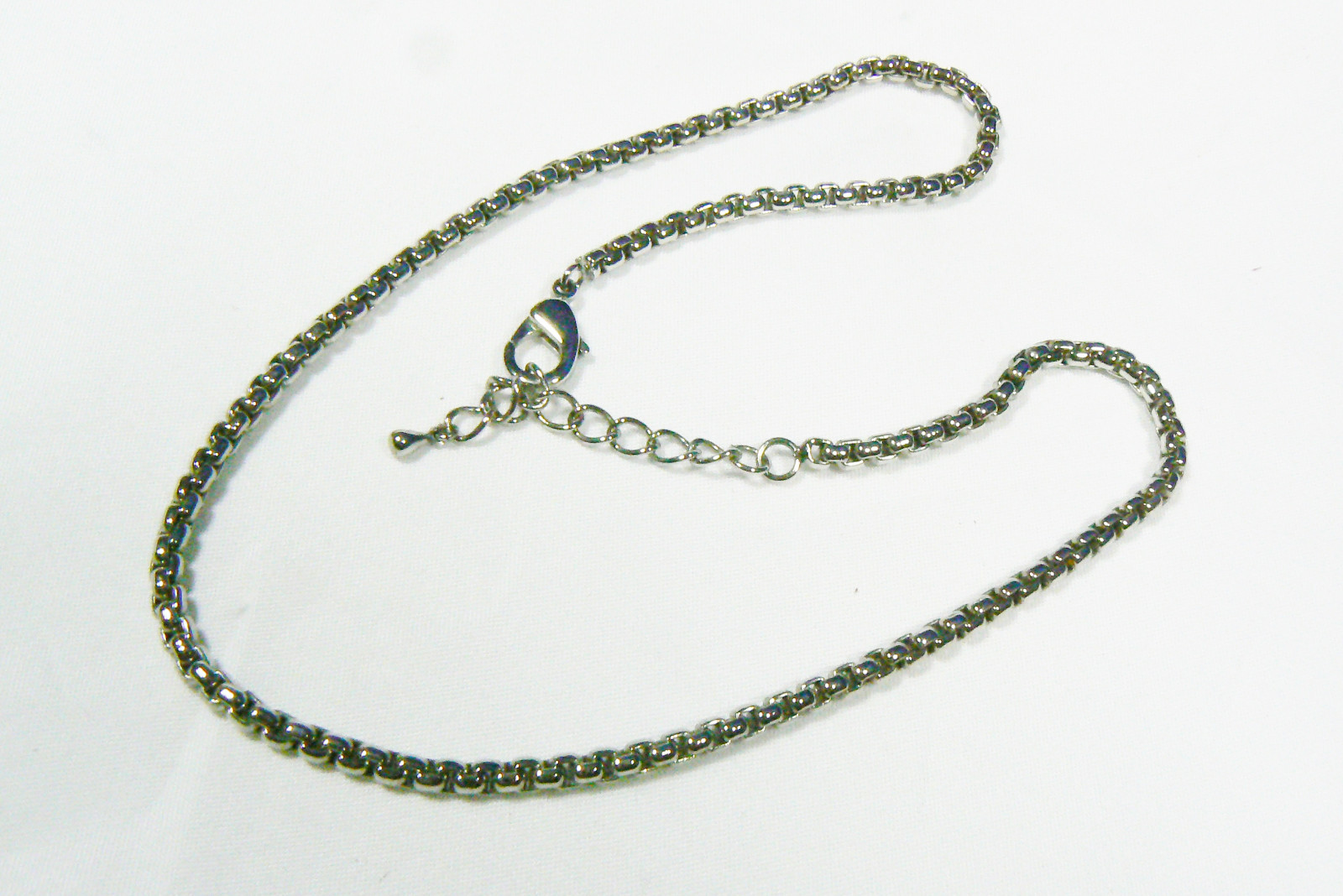 High Quality Silver Tone Round link chain Necklace 18″L 4 mm wide