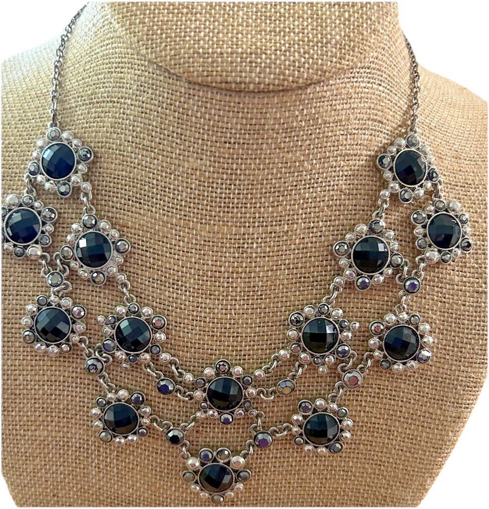 Liz Claiborne 18”-20.5″ Silvertone Bib Statement Necklace Black/Gray Rhinestones