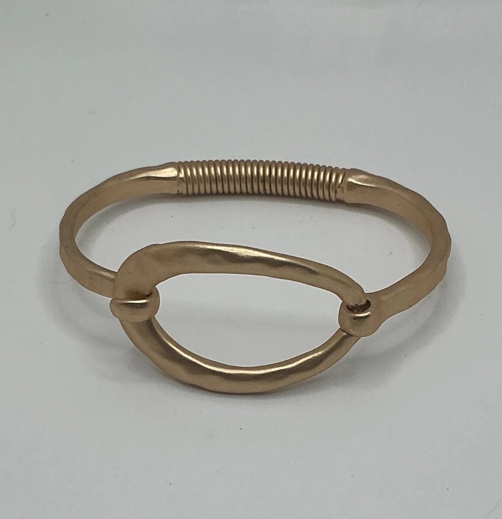 Gold-Tone Hammered Open Circle Latch Bracelet 30g