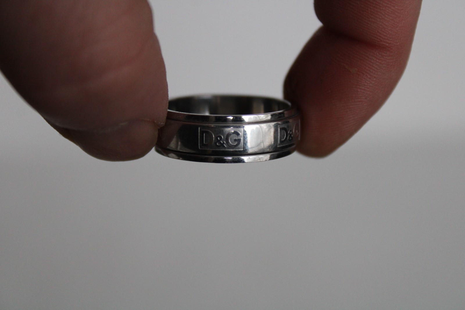 Designer D & G Dolce & Gabbana Unisex Adult Spinner Ring Band, S: 12.5