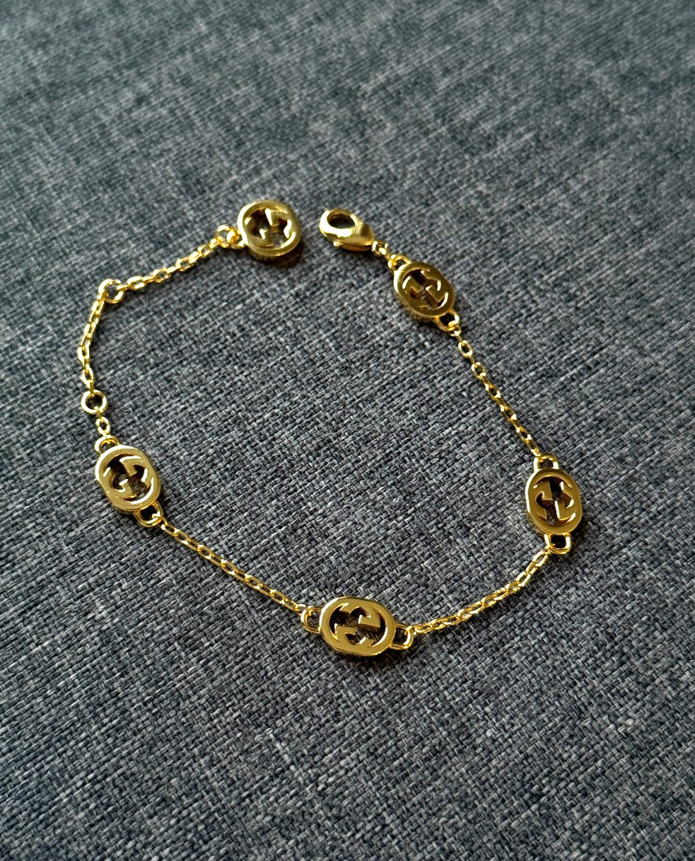 Gucci Gold Tone Chain Bracelet Interlocking GG Logo Bracelet Jewelry Designer