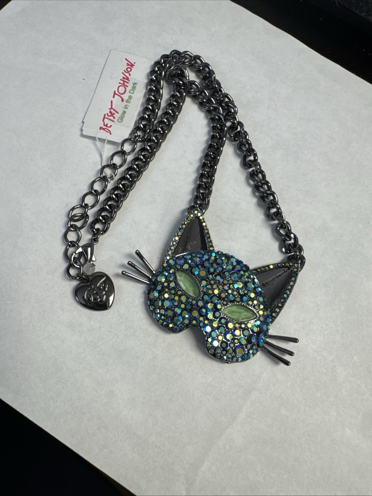 NWT! Betsey Johnson Halloween Cat Pendant Necklace Glow In The Dark 16″-18”