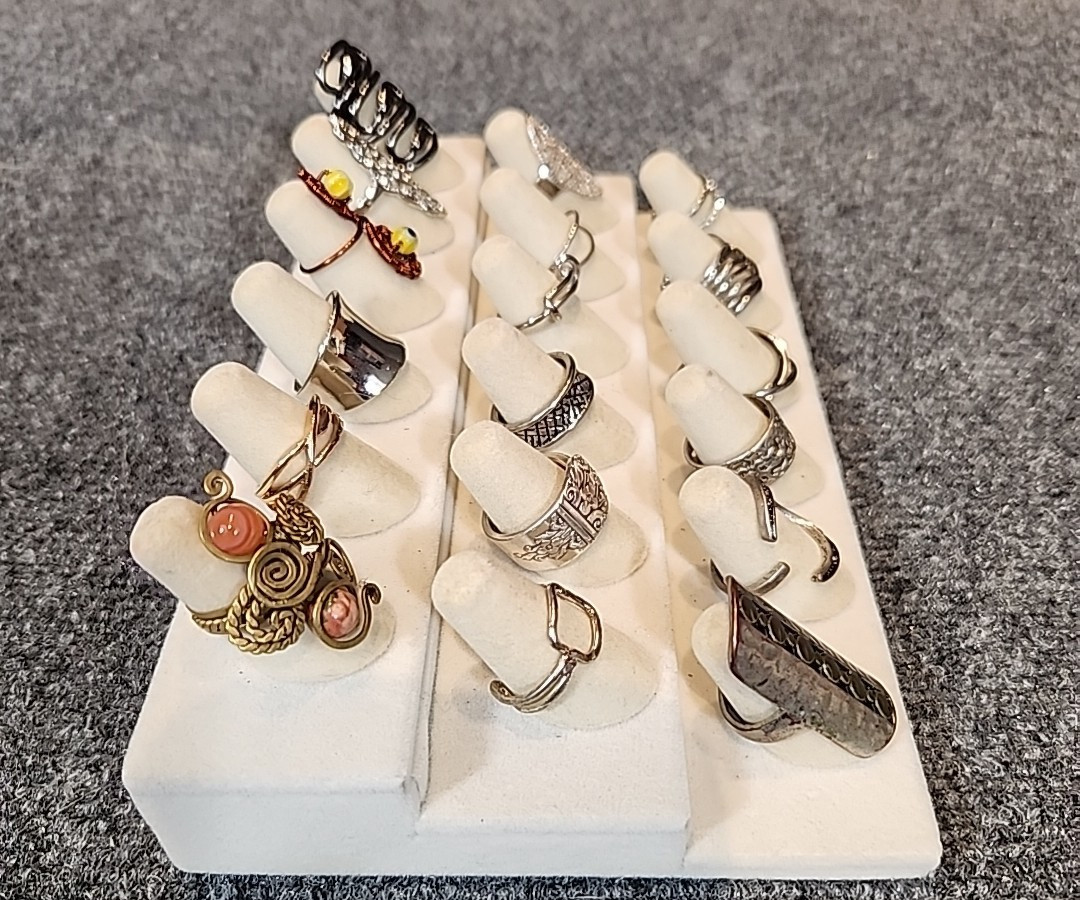 Jewelry 18 Egyptian Rings Adjustable Sized Stretch Lot #172 See Description