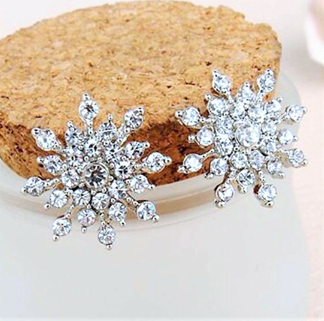 Sparkling STAR Rhinestone SNOWFLAKE Merry Christmas Betsey Johnson Earrings qt+2