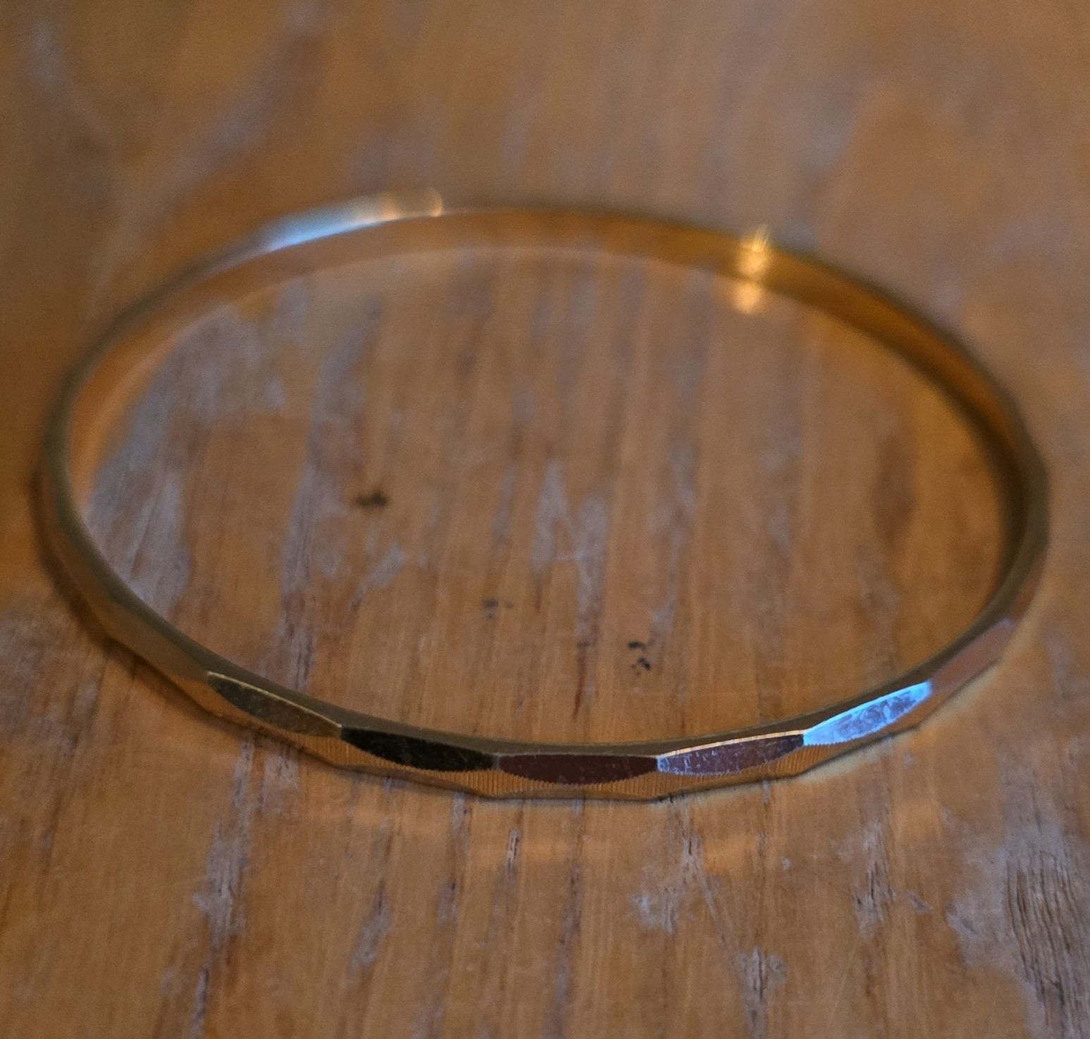 Gold Tone Faceted Round Bangle Bracelet Slip-On Metal No Stone