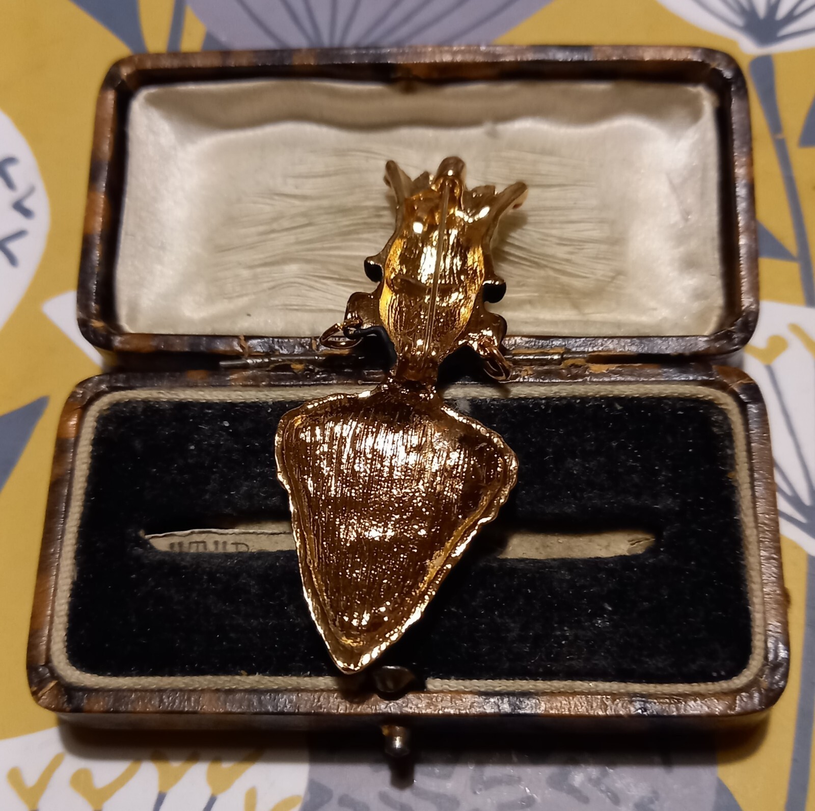 VINTAGE STYLE BLACK AFRICAN MAN SPARKLY RED & AQUA GOLDTONE BROOCH STUNNING