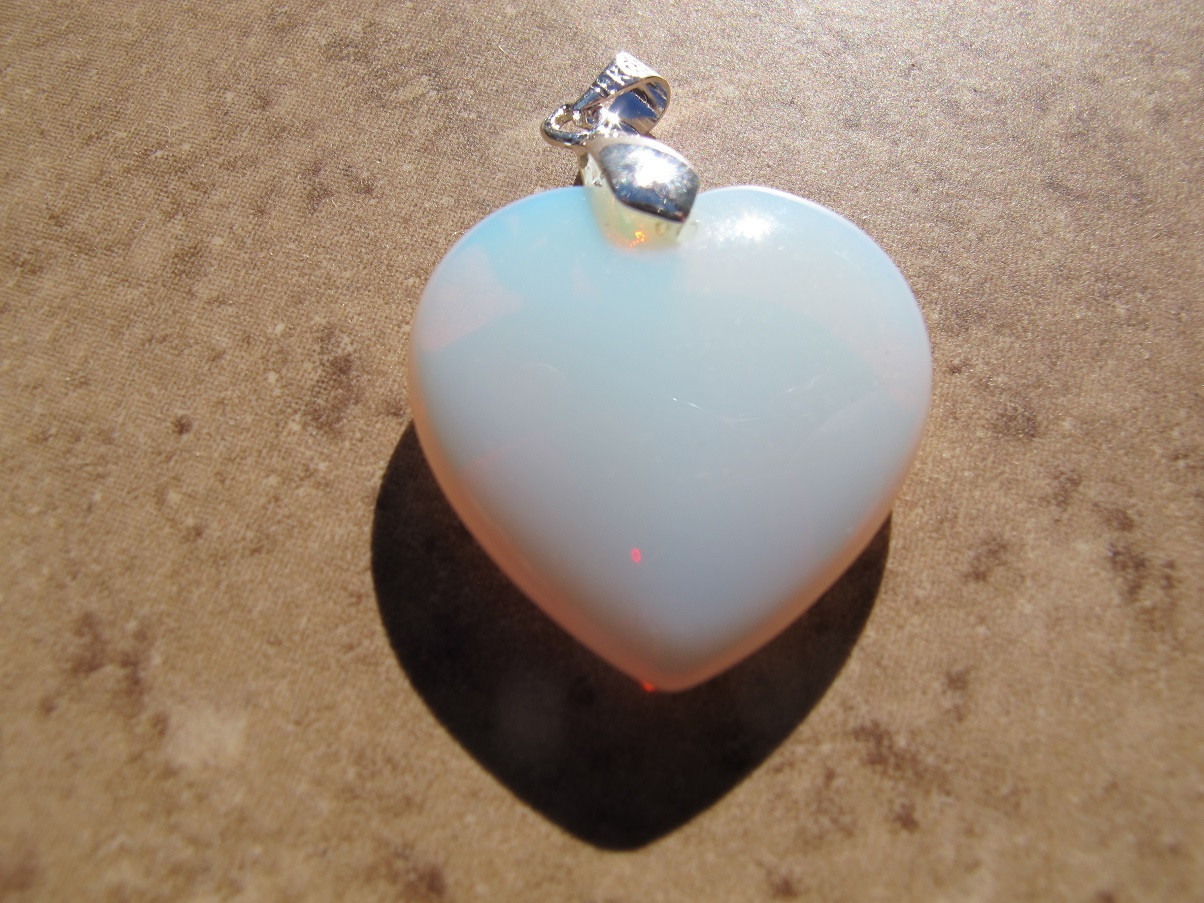 Elegant Ethiopian Opal Rainbow Opalite Moonstone Heart Shape Pendant 1″ Jewelry