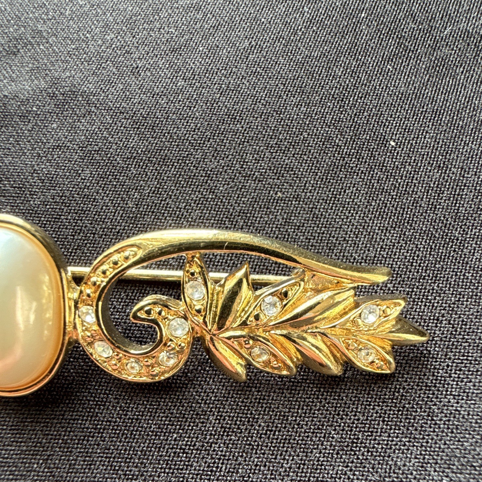 Vintage Trifari Signed Gold Tone Leaf Scroll Bar Brooch Pin Oval White Cabochon