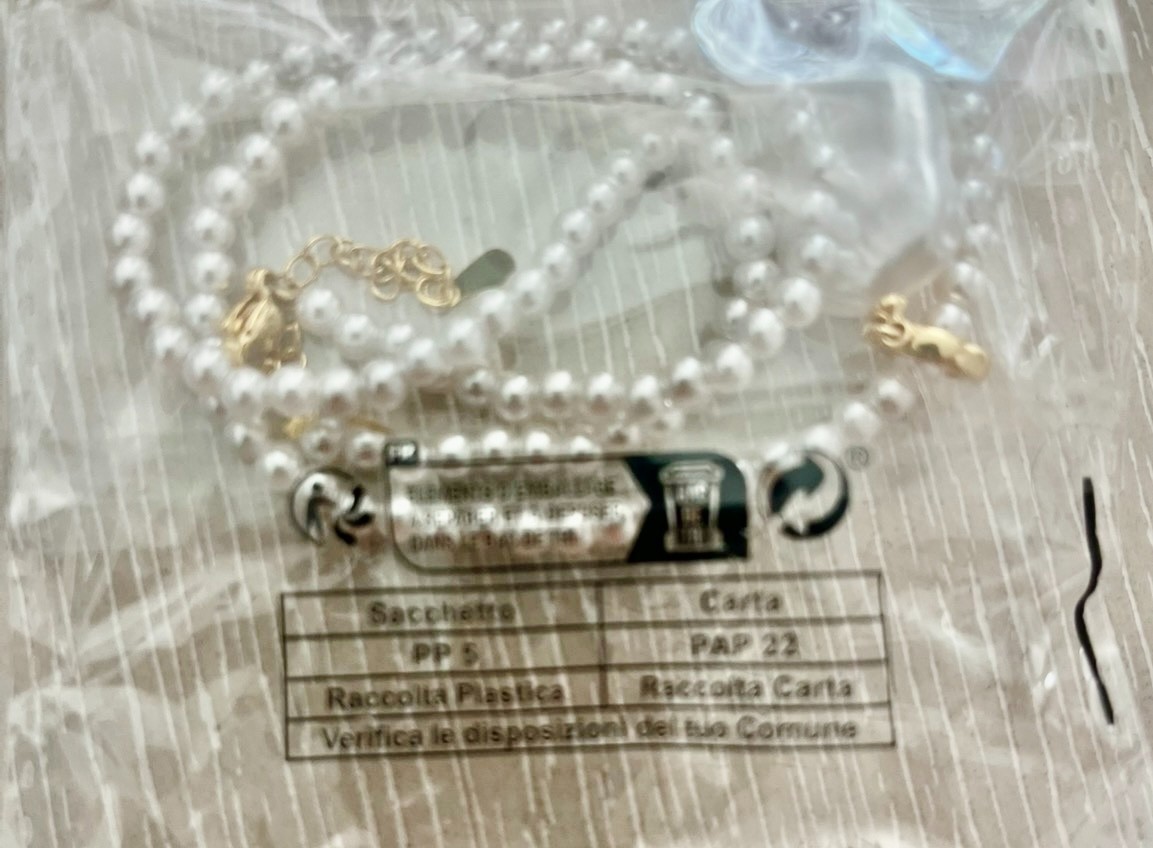Women’s Pearl style Pendant Necklace