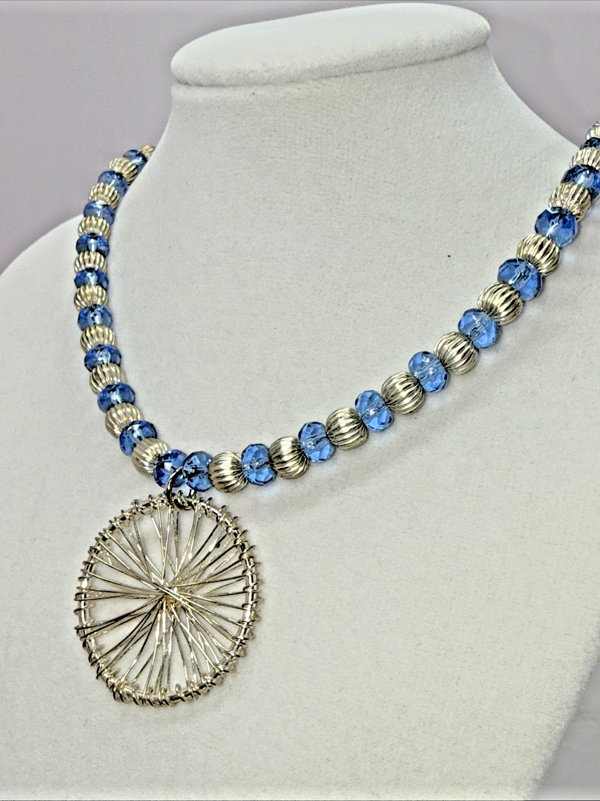 Vintage Silver Tone Blue Crystal Fluted Bead Wire Wrapped Wheel Pendant Necklace