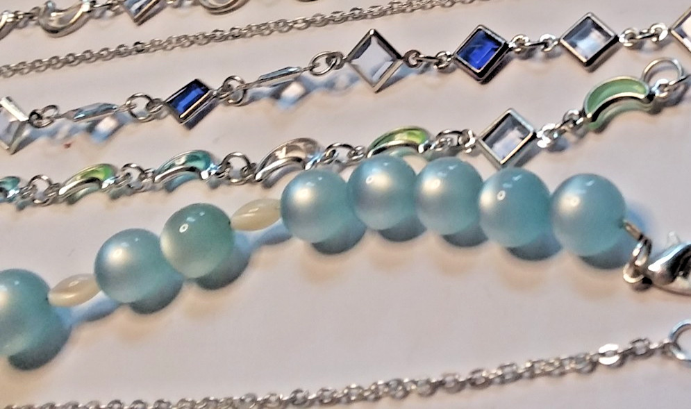 8 Bracelets: 3 Bracelets are Metal, 5 are Plastic 05-01-2026