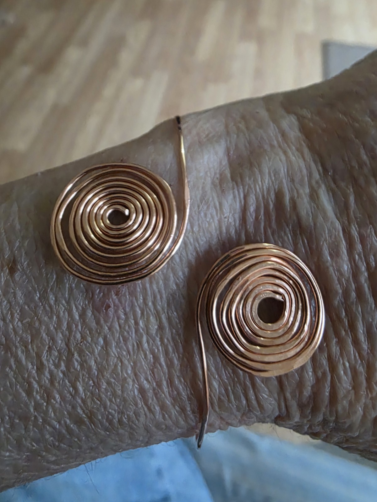 HEALING USA 99.9 COPPER Spiral Cuff – Hammered Copper Bracelet Adjustable
