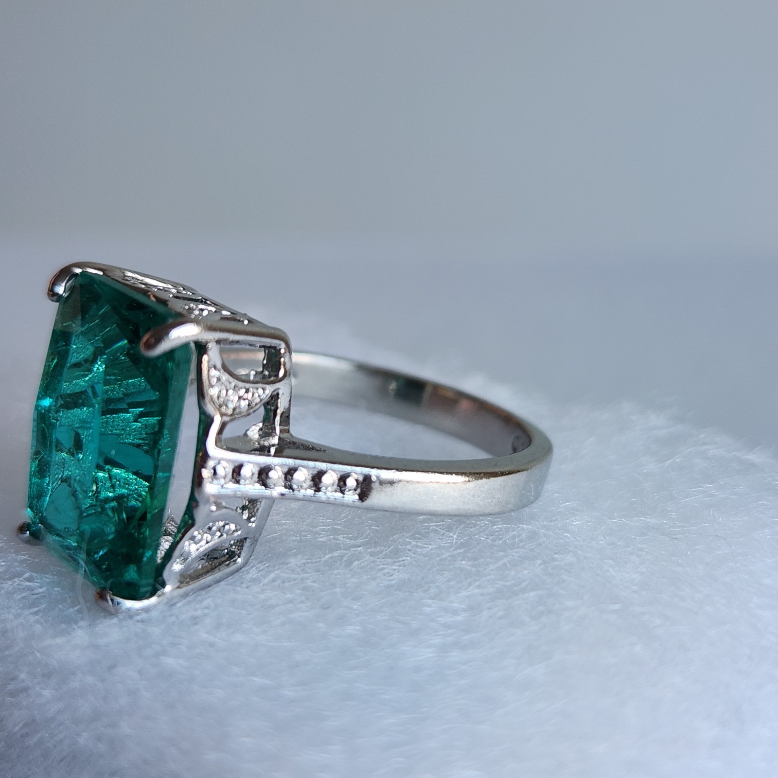 Size 8.75 Sterling Silver Emerald Cut Green Stone Ring Statement 4.3g