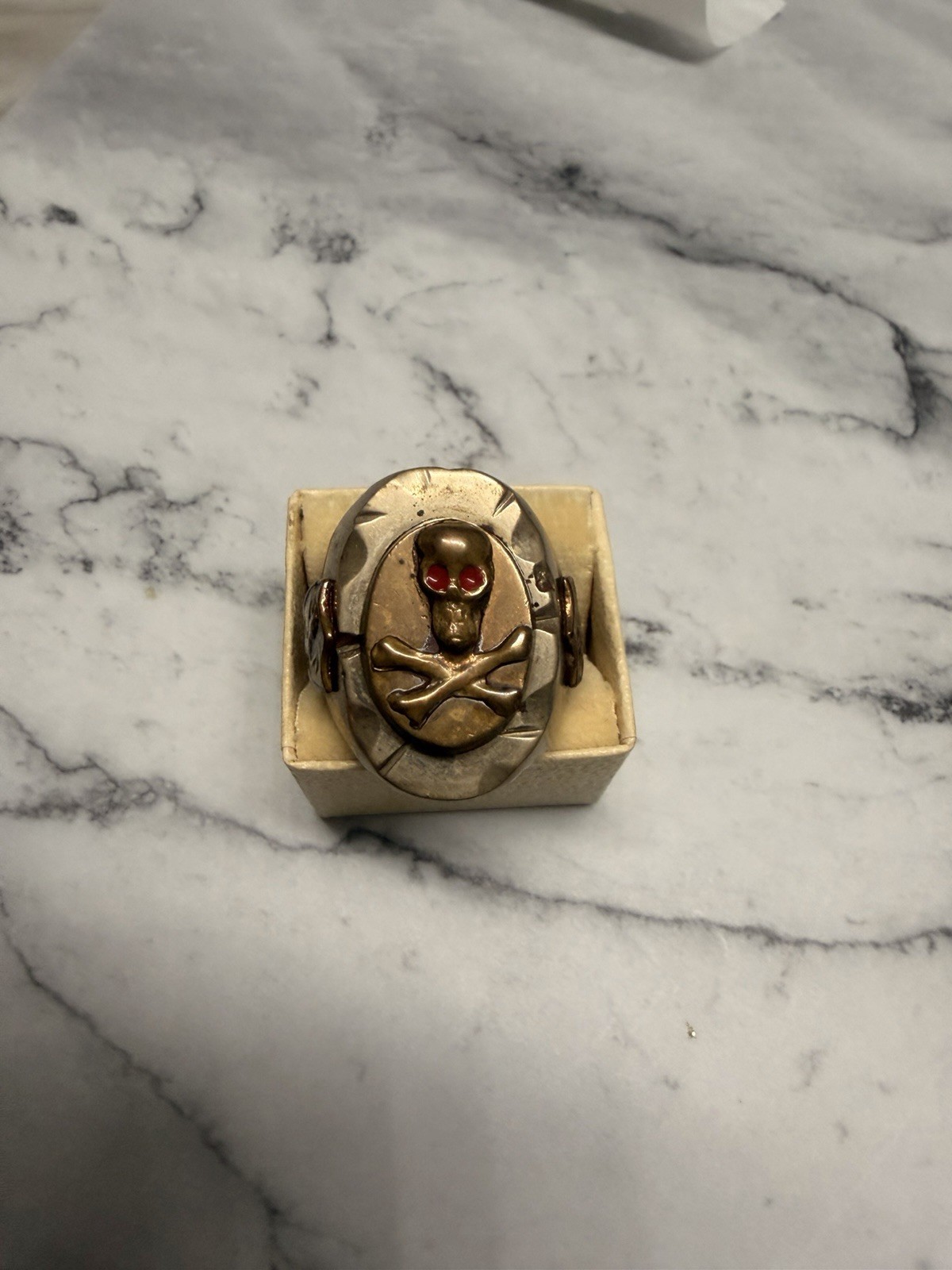 Brandeis Gold Tone Skull & Crossbones Oval Signet Ring Size unknown see descrip