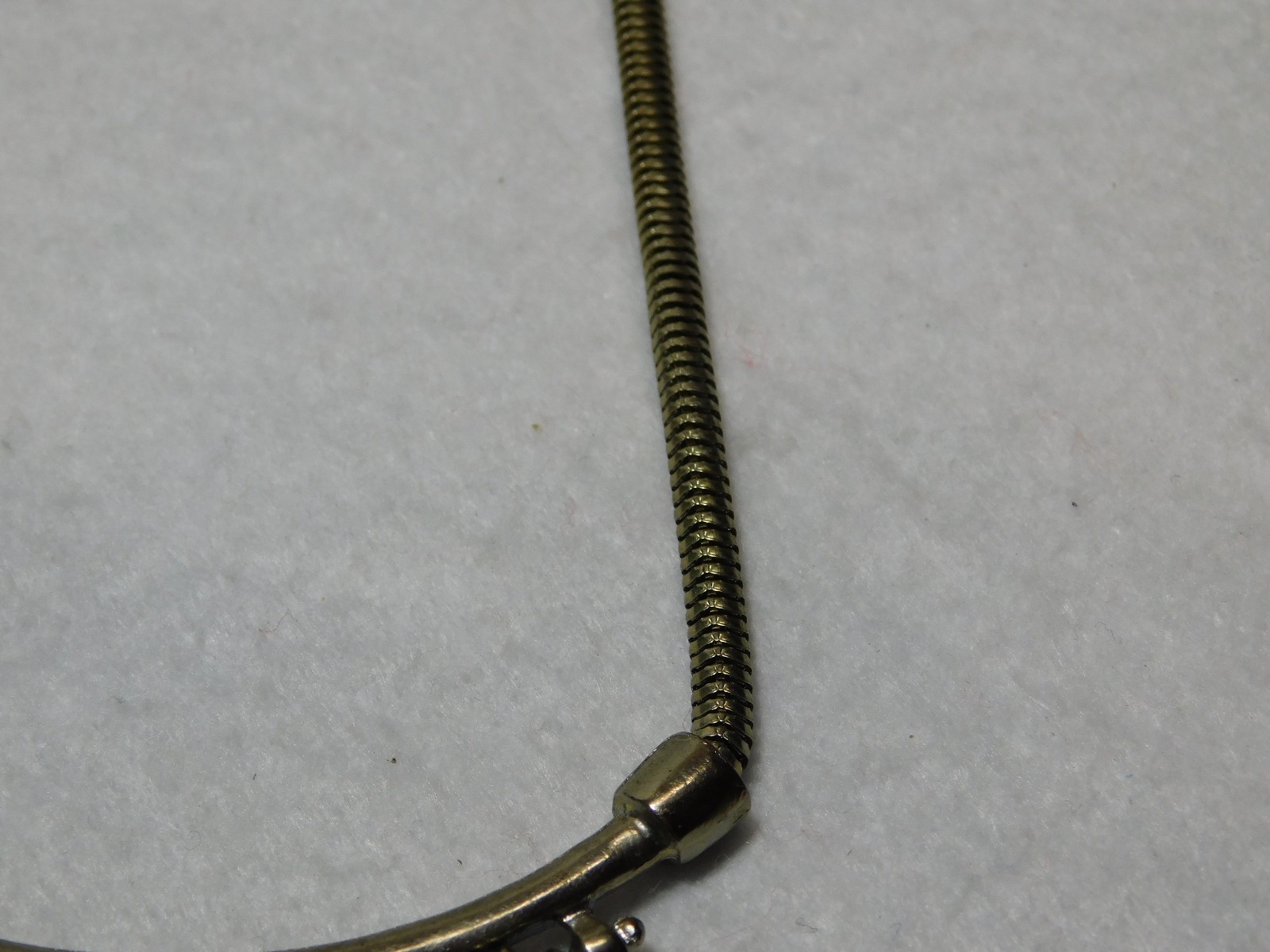 2″ Green (Faux?) Turquoise Necklace W/Stone Accents in Very Good Condition