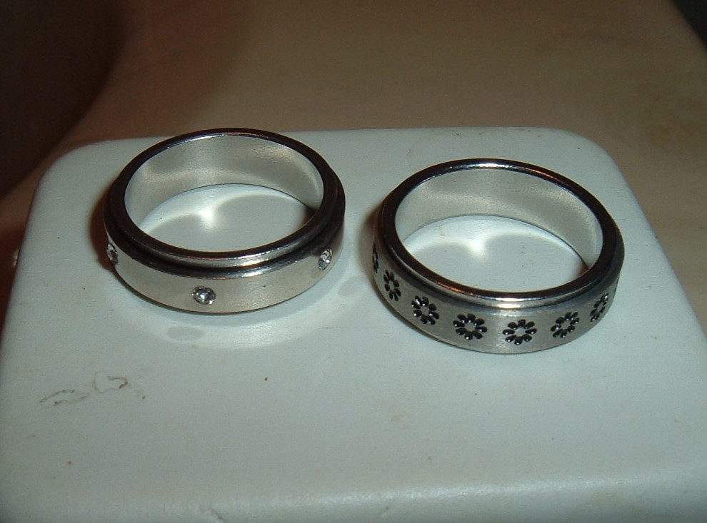 4 NEW SPINNER RINGS SILVER & MIXED TONES WITH GEMS NICE LOT ALL SIZE 7