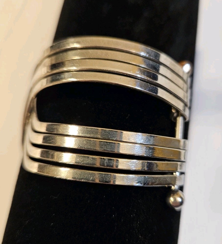 Fashion Silvertone Everyday Wear Cuff Bangle Bracelet Pre-owned
