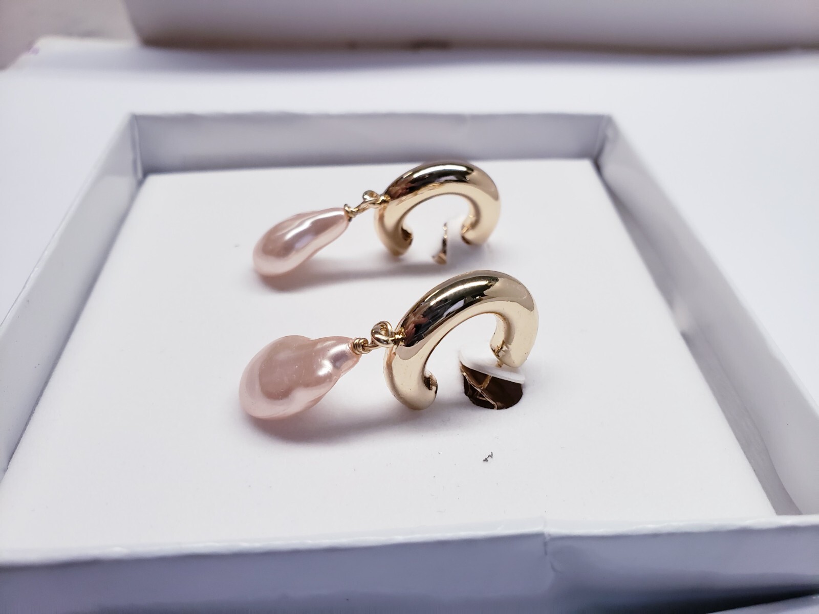 JENNIFER MILLER PINK PEARL HOOP EARRINGS