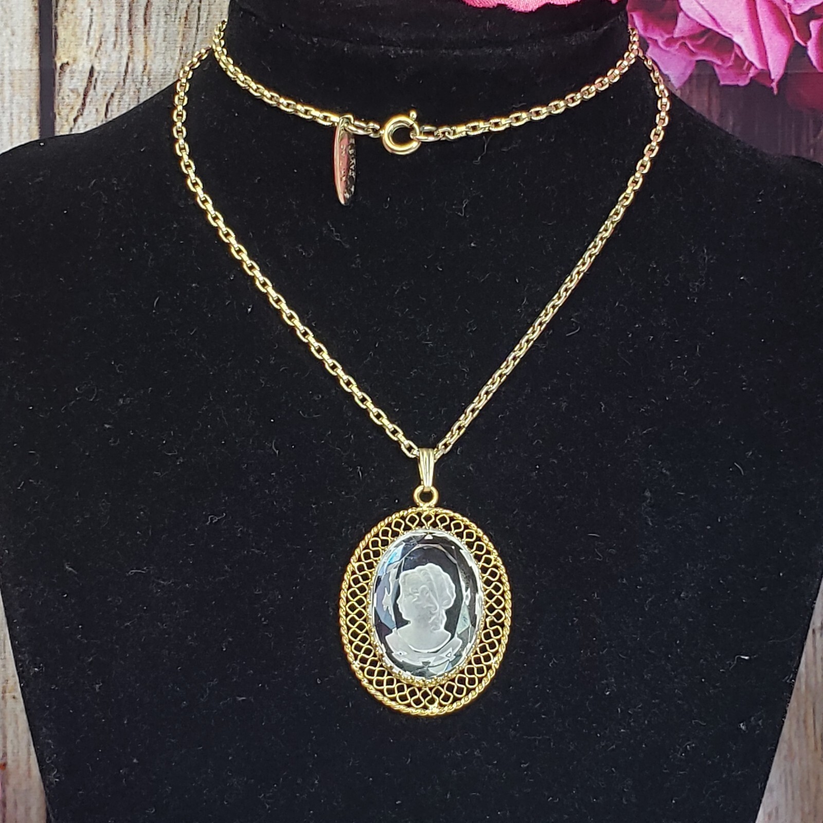 Whiting & Davis Etched Glass Cameo Pendant Necklace Gold Tone Filigree Frame