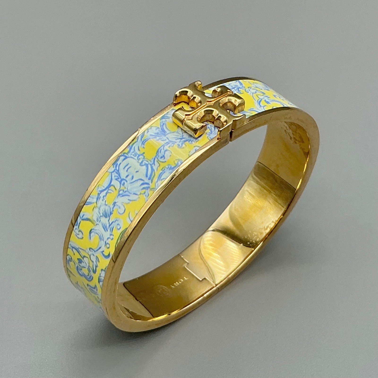 Tory Burch Bracelet Womens Yellow Gold Blue Floral Enamel Logo Bangle 6.75 In