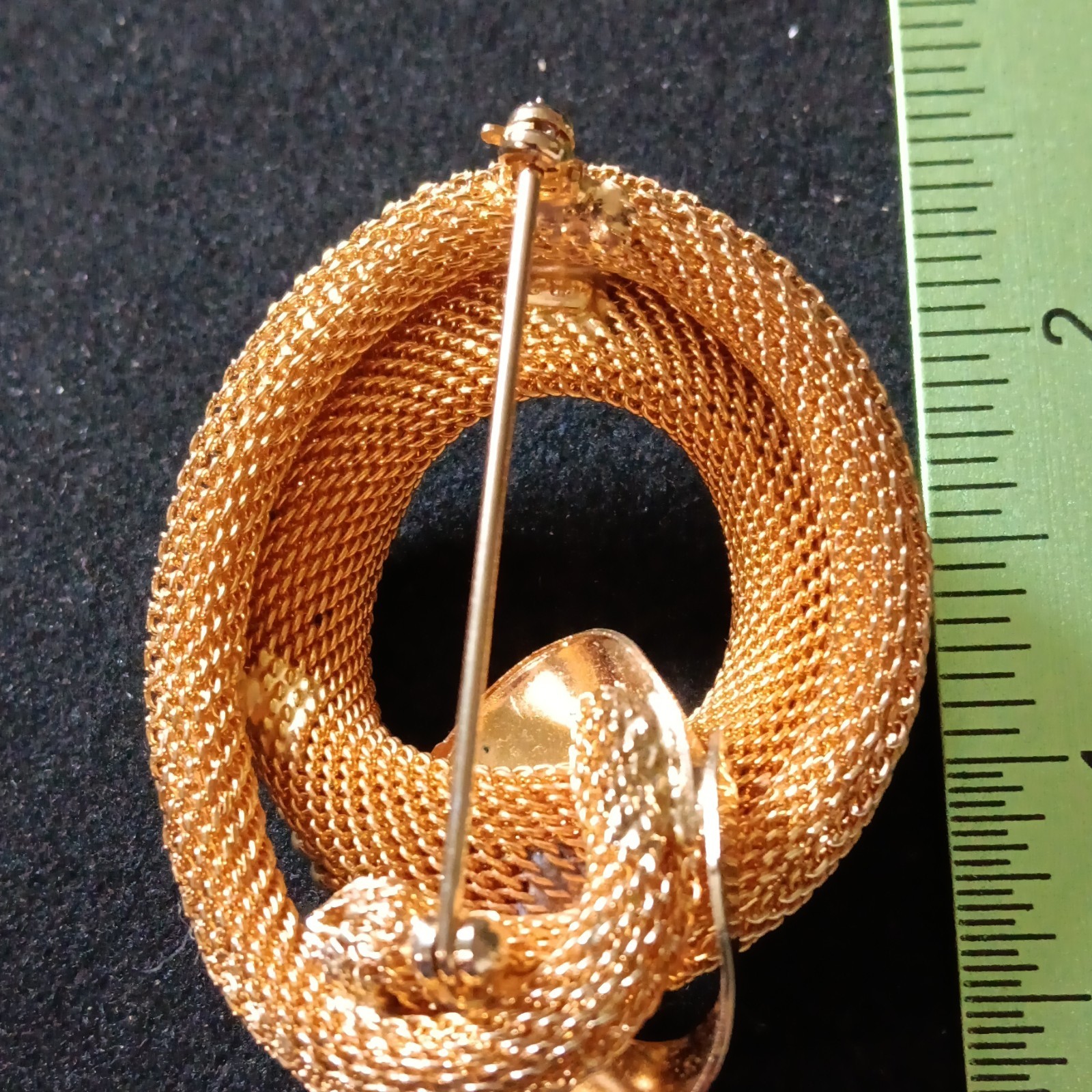 Coro Gold Tone Textured Mesh Round Circle Brooch Pin 2 in Metal Beauty Theme