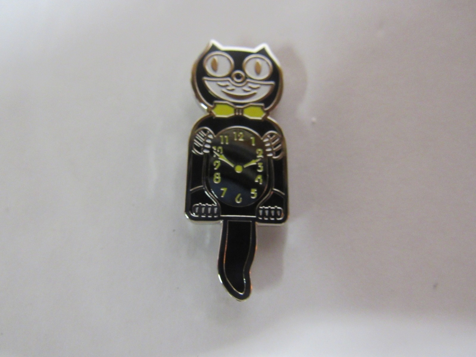 New Black Cat Clock Retro Inspired Enameled Pin Free Shipping