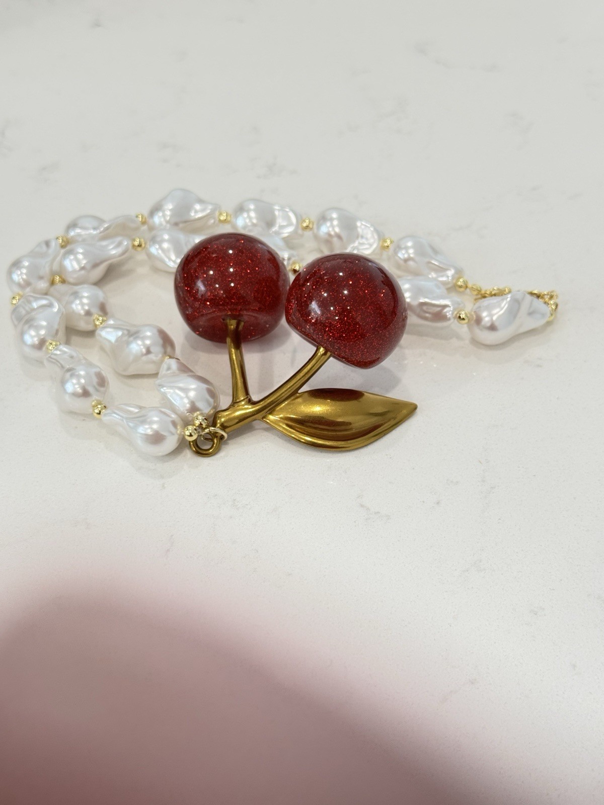 Chunky Baroque Pearl Style Necklace Large Glitter Cherry Pendant Gold Tone 18”