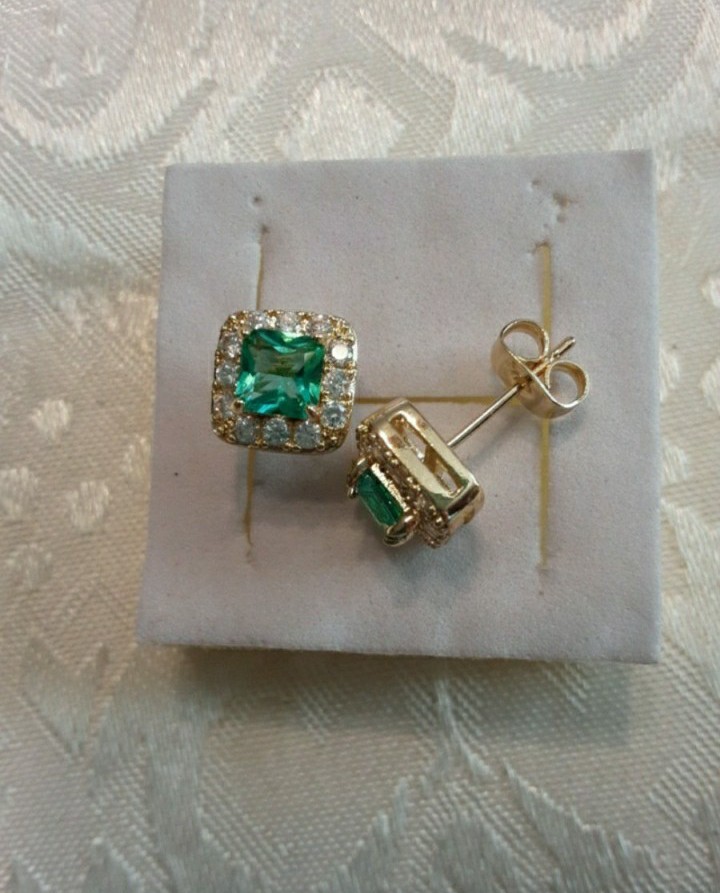2.6 ctw lab created, princess cut green paraiba tourmaline with white cz accents