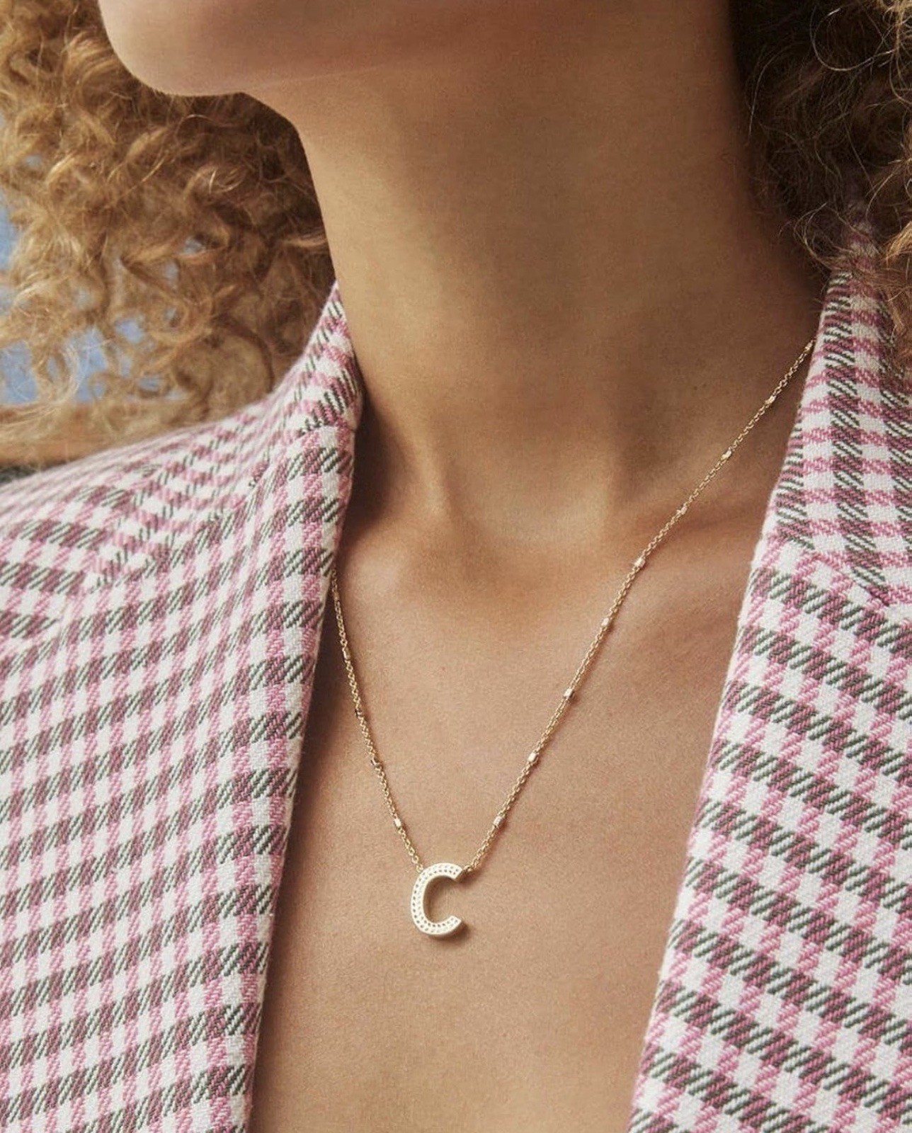 Kendra Scott Letter C Pendant Necklace – Gold Metal