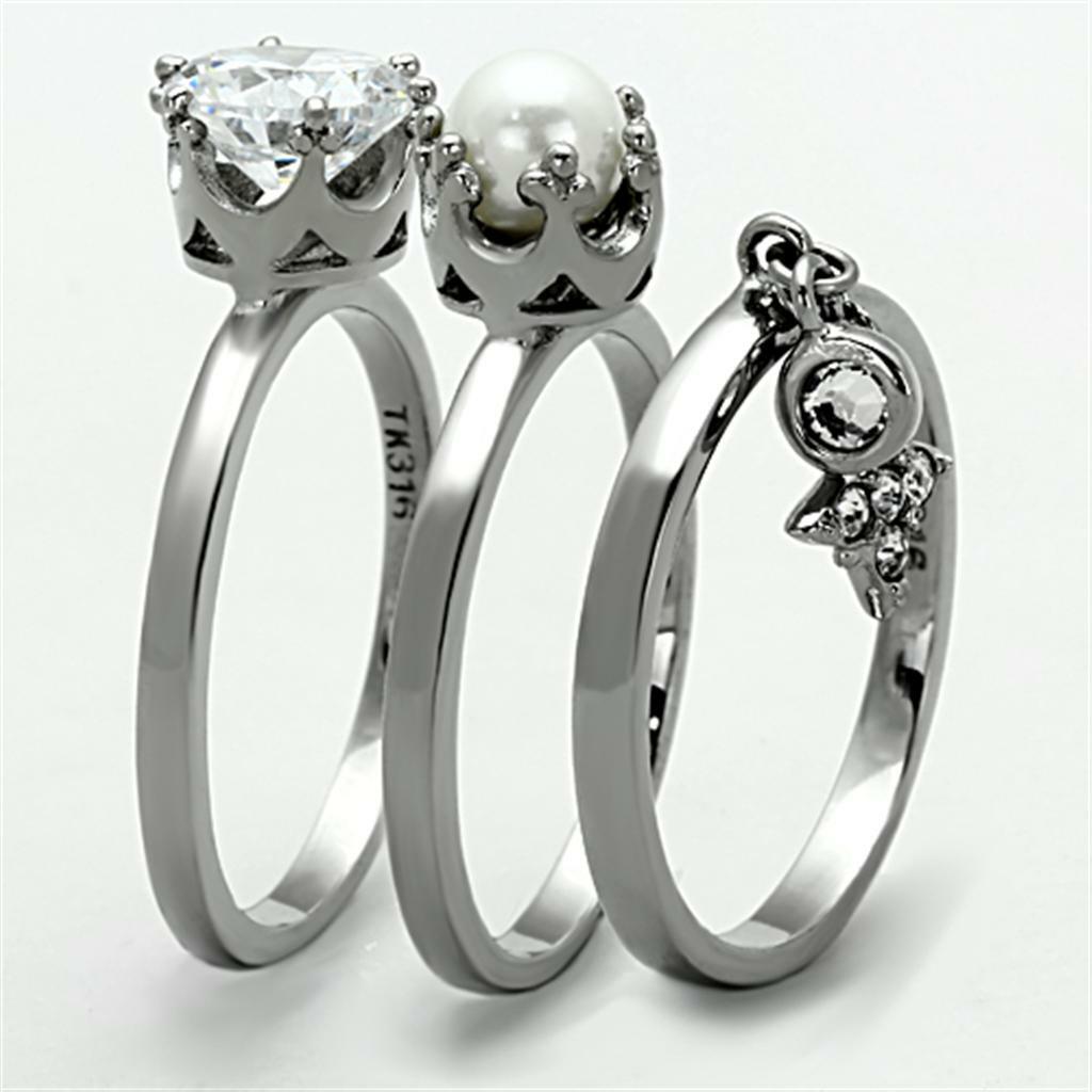 TK1497 – High polished (no plating) Stainless Steel Ring with AAA Grade CZ in