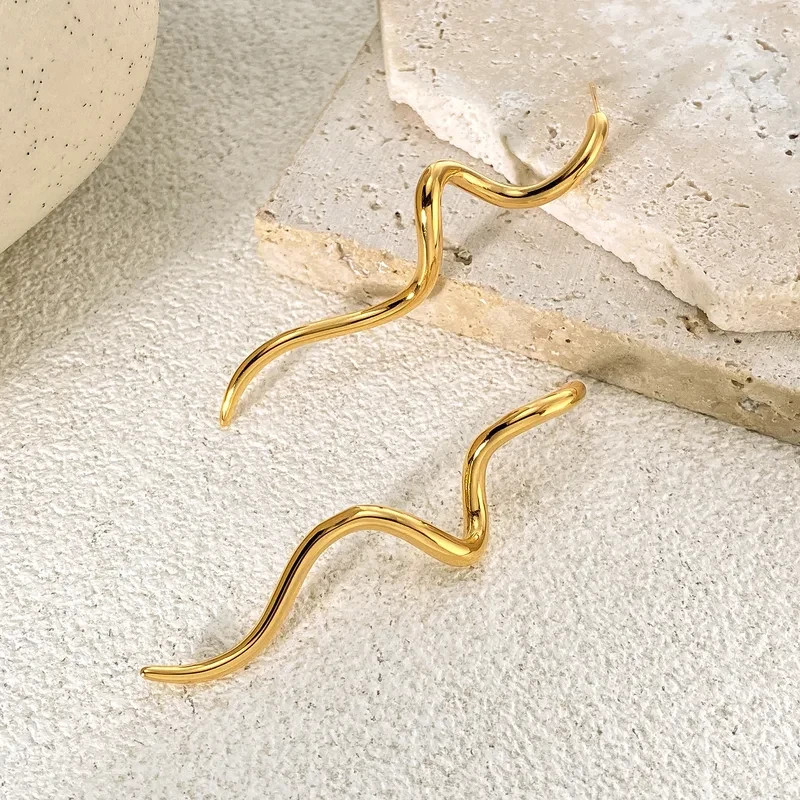Ladies Retro Snake Stud Earrings Gold or Silver Costume Jewellery