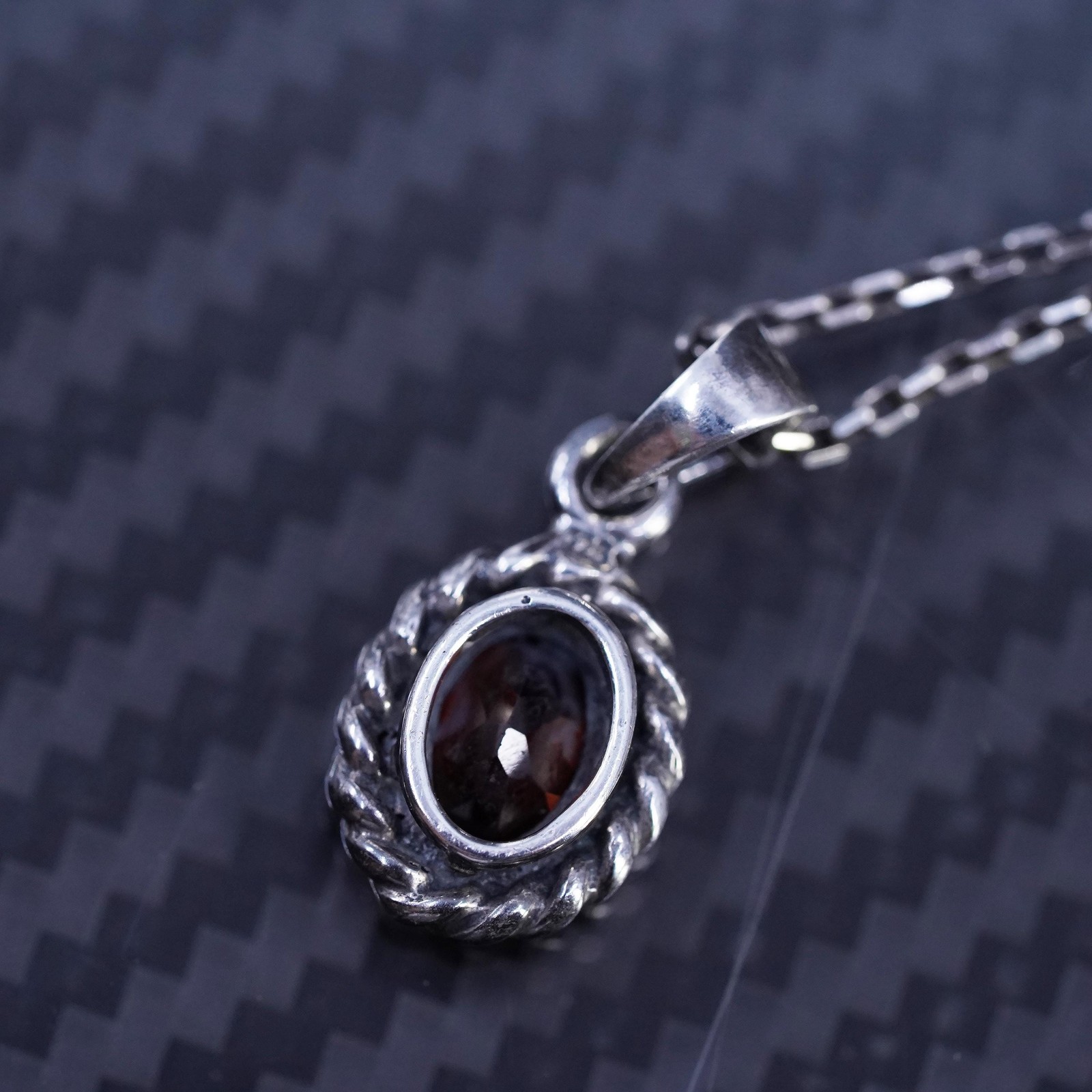 19” 1mm, vintage sterling silver 925 circle chain necklace oval garnet pendant