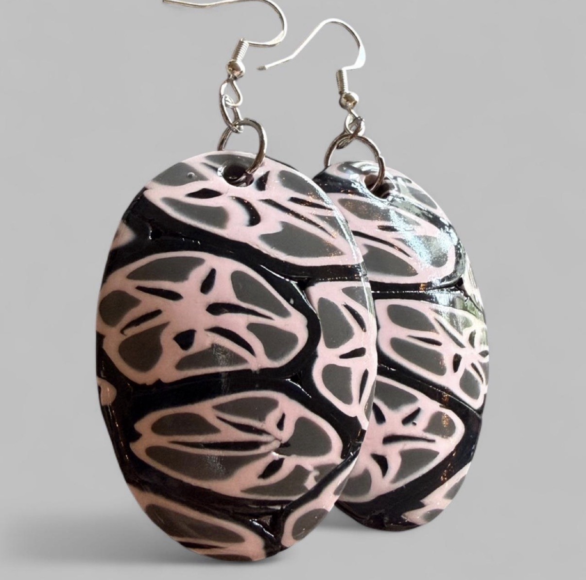 Black & Pink Art Pattern Oval Dangle Drop Hook Earrings – No Stone